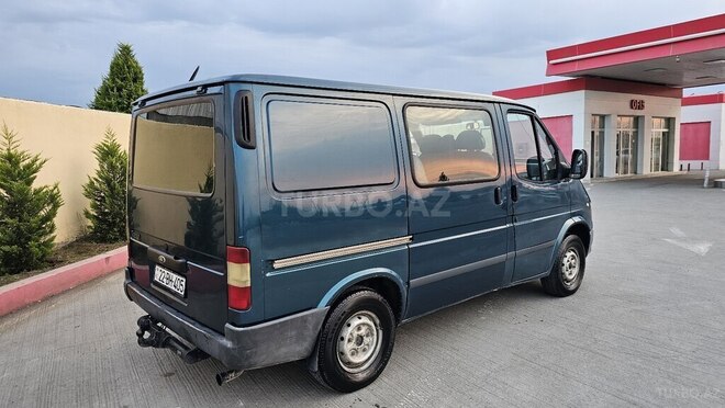 Ford Transit-6