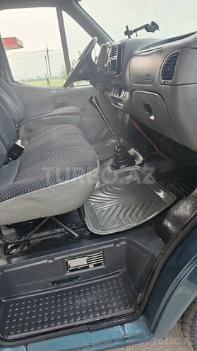 Ford Transit-12