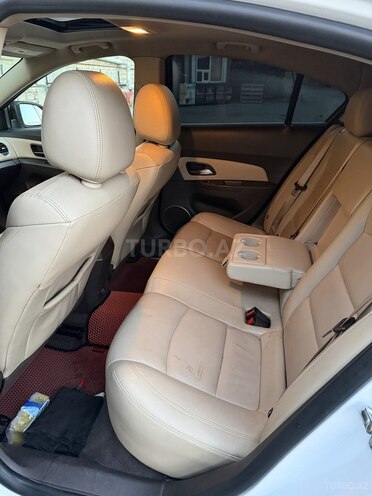 Chevrolet Cruze-10