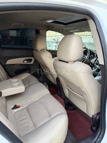 Chevrolet Cruze-11