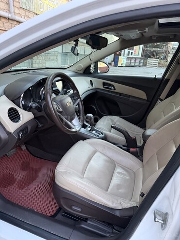 Chevrolet Cruze-8