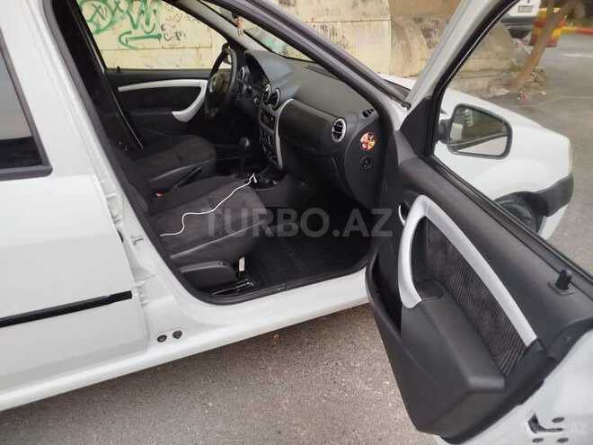 Renault Logan-7