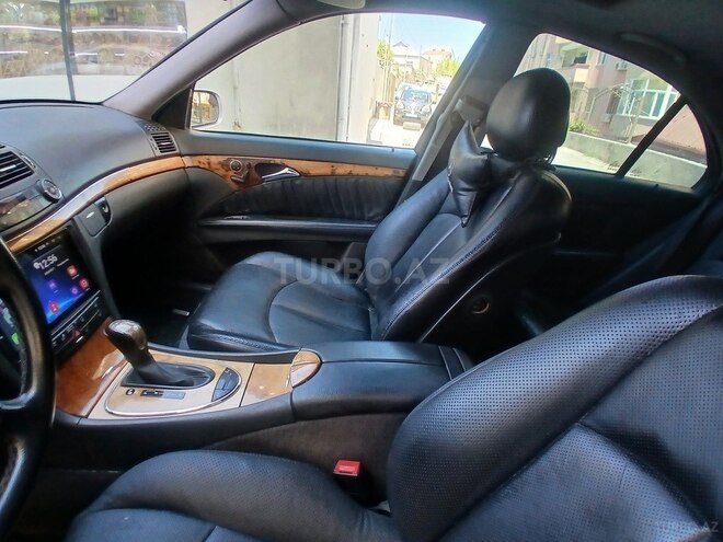 Mercedes E 320-13