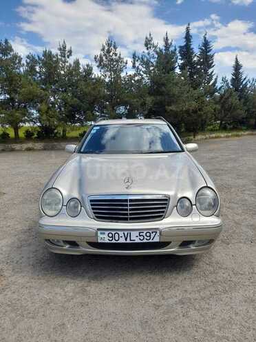 Mercedes E 220-1