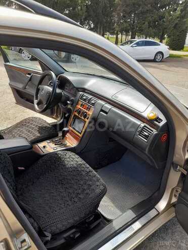 Mercedes E 220-9