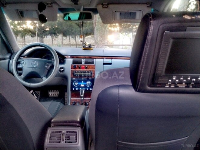 Mercedes E 240-4