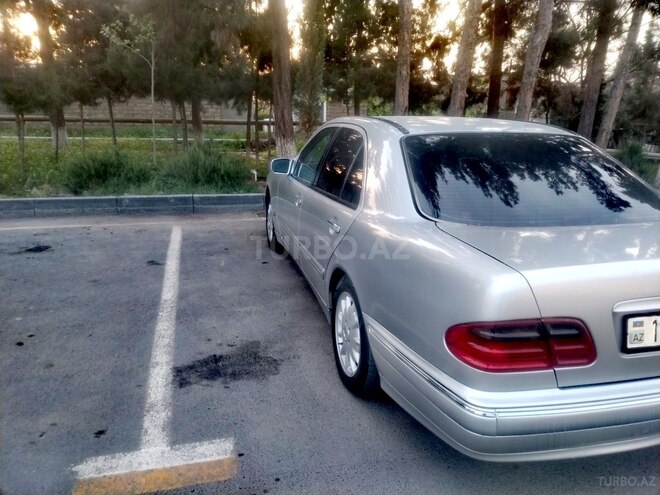 Mercedes E 240-7