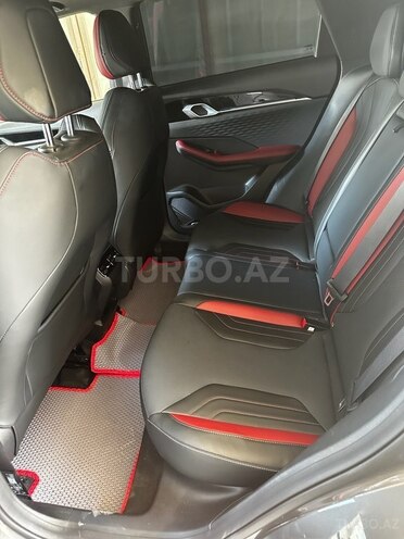 Geely Coolray-4