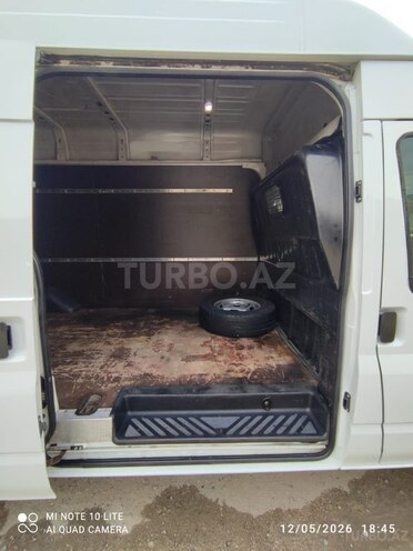 Ford Transit-5
