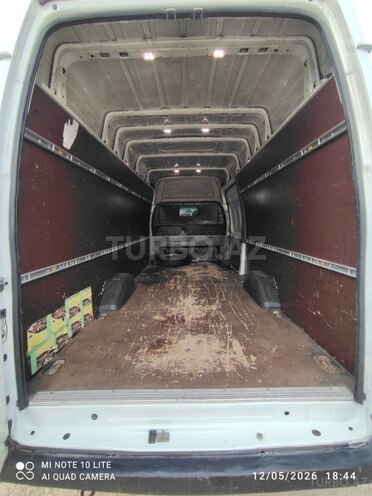 Ford Transit-4