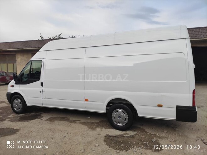 Ford Transit-12
