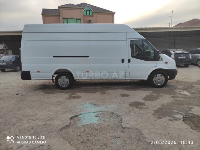 Ford Transit-14