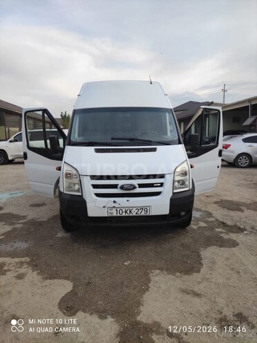 Ford Transit-9