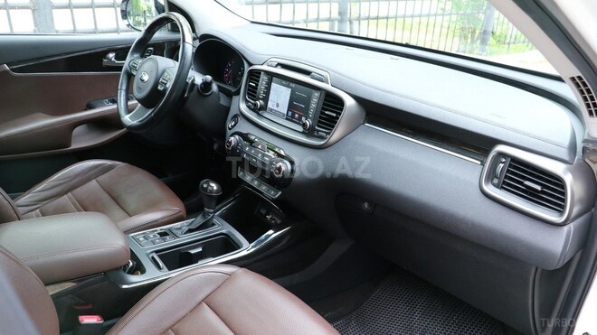 Kia Sorento-13