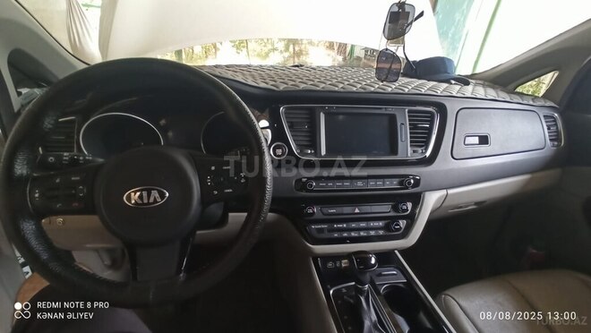 Kia Carnival-5