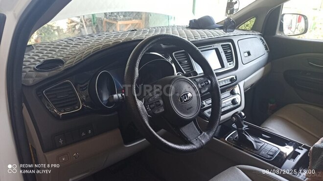 Kia Carnival-7