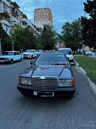 Mercedes 190-1
