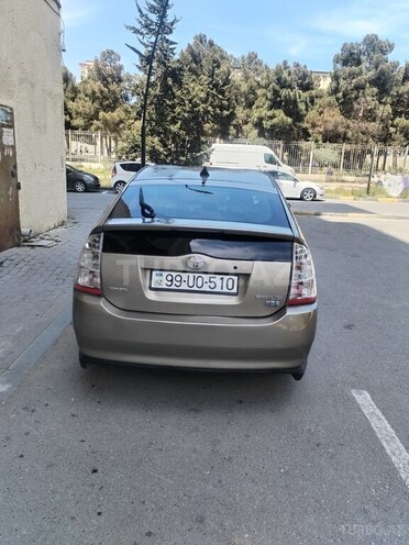Toyota Prius-4