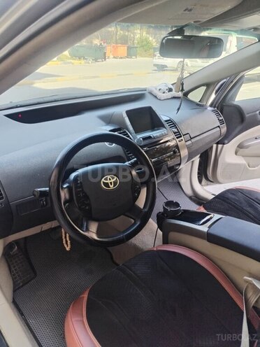 Toyota Prius-9