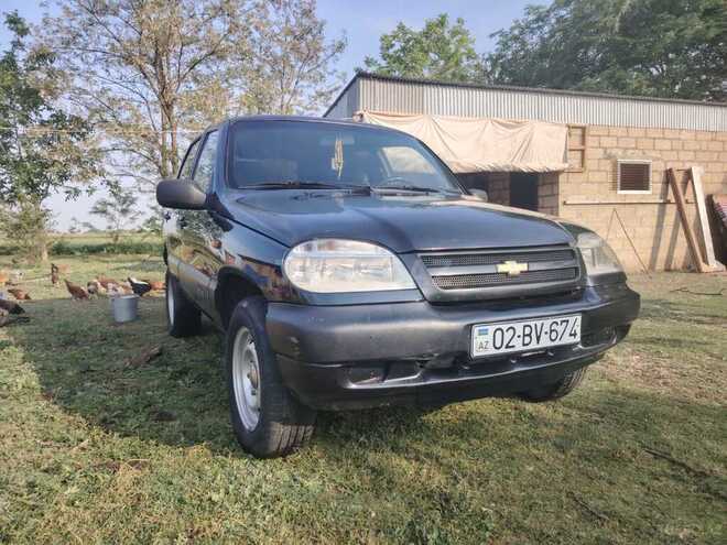 Chevrolet Niva-1