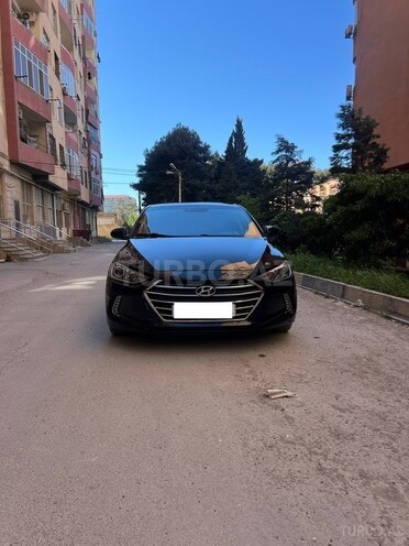 Hyundai Elantra-1