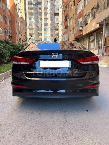 Hyundai Elantra-7