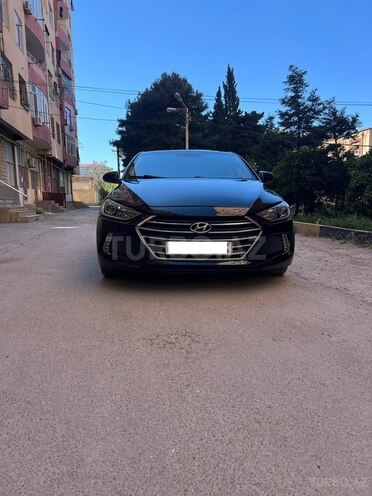 Hyundai Elantra-10