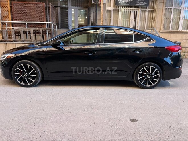 Hyundai Elantra-3