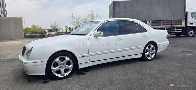 Mercedes E 240-6