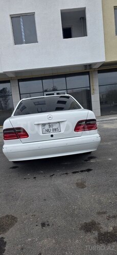 Mercedes E 240-3