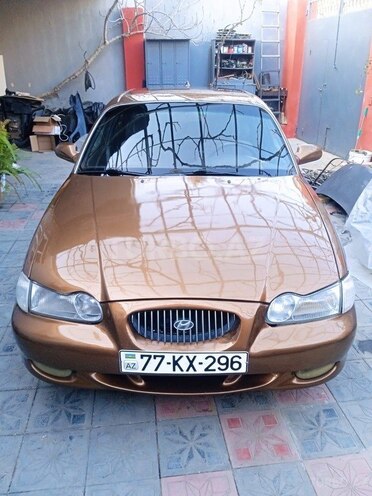 Hyundai Sonata-1
