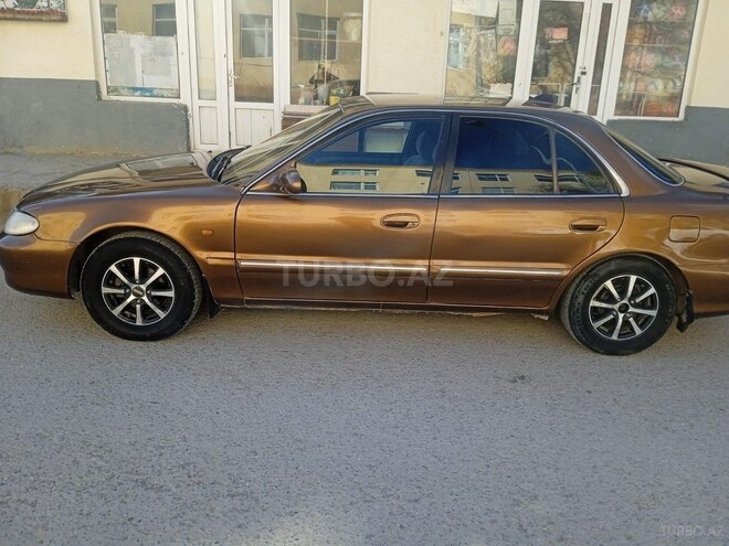 Hyundai Sonata-4