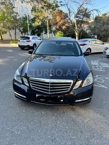 Mercedes E 220-1