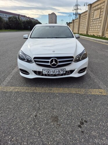 Mercedes E 220-1