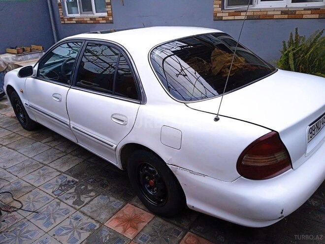 Hyundai Sonata-4