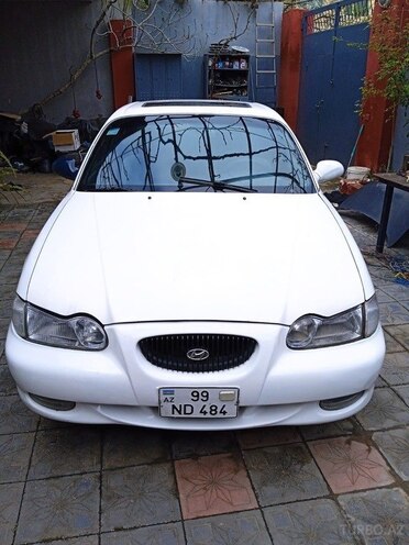 Hyundai Sonata-1