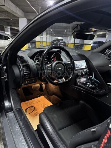 Jaguar F-Type-12