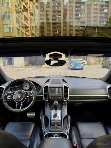 Porsche Cayenne S-10