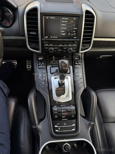 Porsche Cayenne S-14