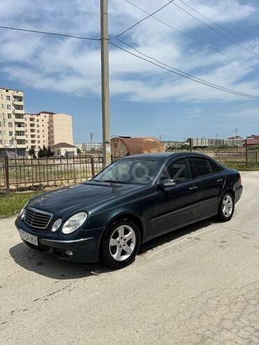 Mercedes E 270-3