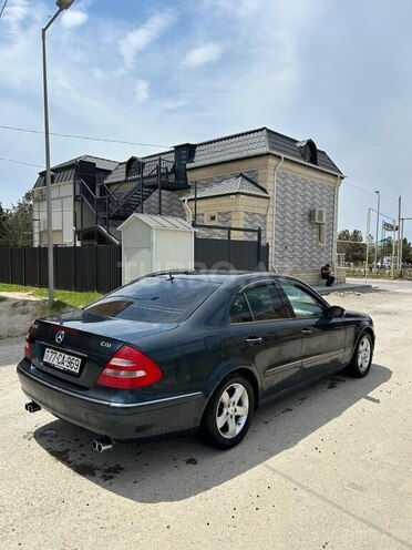 Mercedes E 270-5