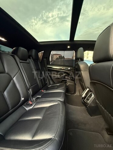 Porsche Cayenne S-16