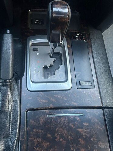 Toyota Land Cruiser-7