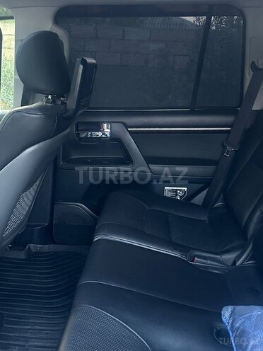 Toyota Land Cruiser-17