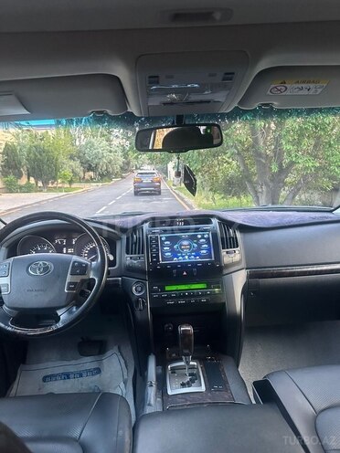 Toyota Land Cruiser-10