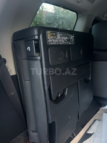 Toyota Land Cruiser-15