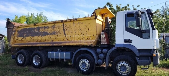 Iveco Trakker-13