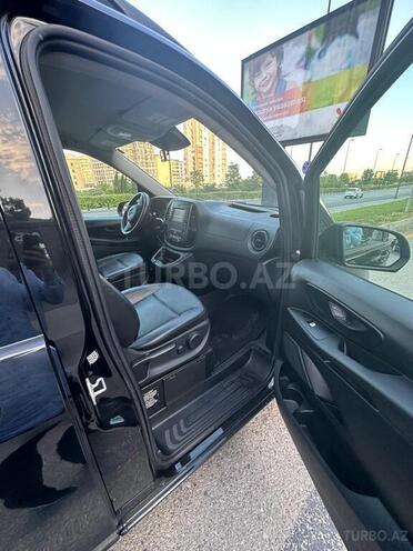 Mercedes Metris-5