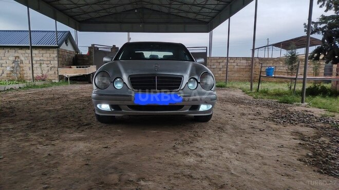 Mercedes E 220-3