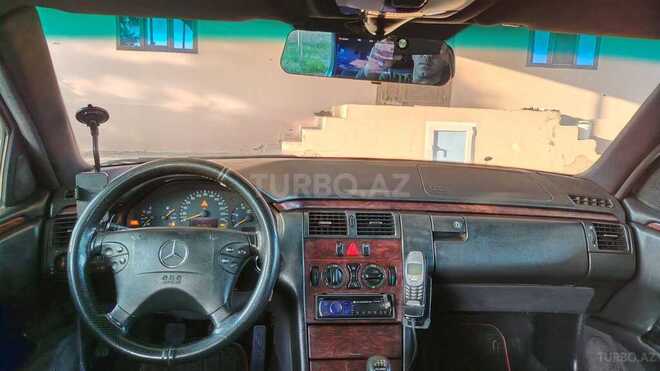 Mercedes E 220-18